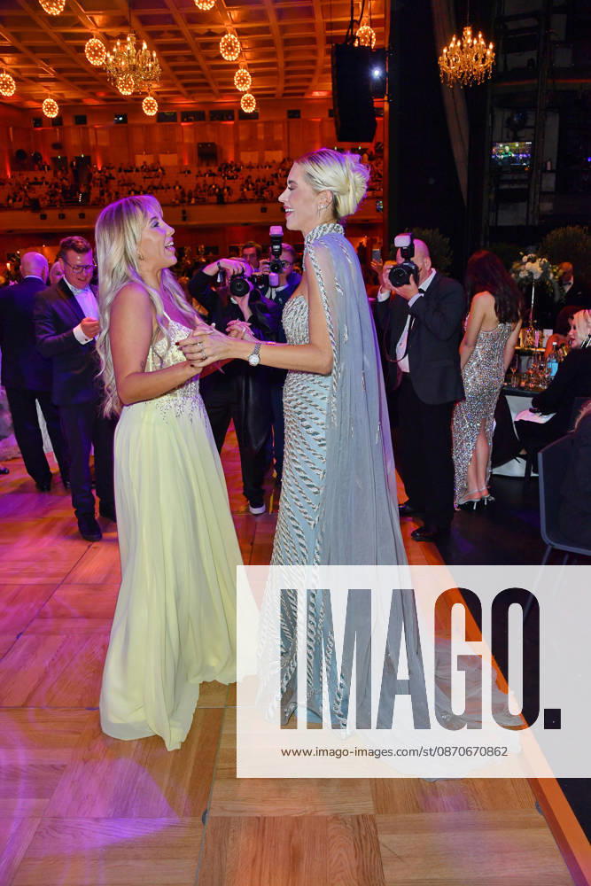 Annemarie Eilfeld und Verena Kerth beim Leipziger Opernball 2026 in der Oper Leipzig am 24.10.2026