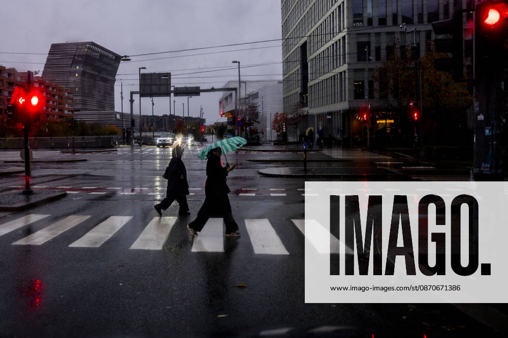 Hoststormen Boele Oslo 20261025. Gratt vaer og mye regn i Oslo sentrum i Bjorvika sondag morgen. Foto: Javad Parsa NTB Oslo Norge 7azuo4j6f1A Ref:_BNC7azuo4j6f1A.jpg