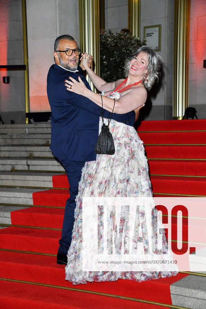 Cheryl Shepard mit Ehemann Nikolaus Okonkwo beim Leipziger Opernball 2026 in der Oper Leipzig am 24.10.2026