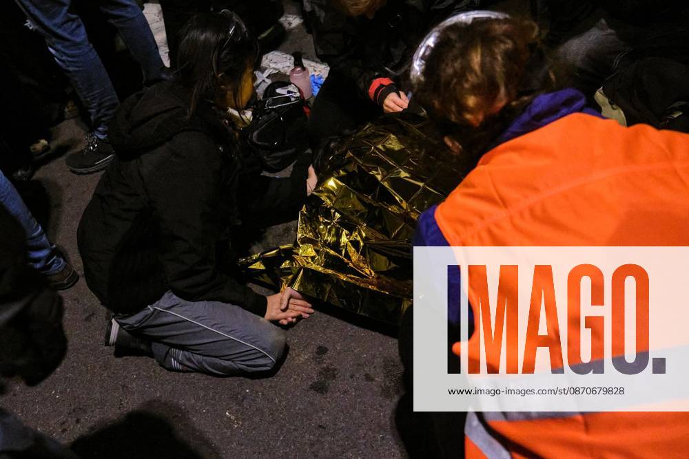 Thousands of people gathered spontaneously in Piazza del Nettuno before setting off in a march through the city centre. Clashes broke out along Via Marconi. Several people were injured, and a young man lost consciousness after being tackled by police. A police water cannon was also used from behind the protesters and hit the ambulance that was assisting the unconscious man. In protest, demonstrators sat down in front of the police line, which, after several minutes, decided to disband its wall of shields. Bologna Italy