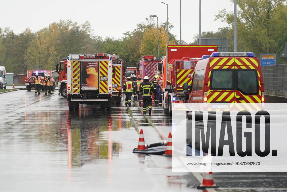 Junge Einsatzkräfte versammeln sich vor dem Globus - Rüsselsheim 25.10.2026: Gemeinsame Großübung der Kreisjugendfeuerwehren