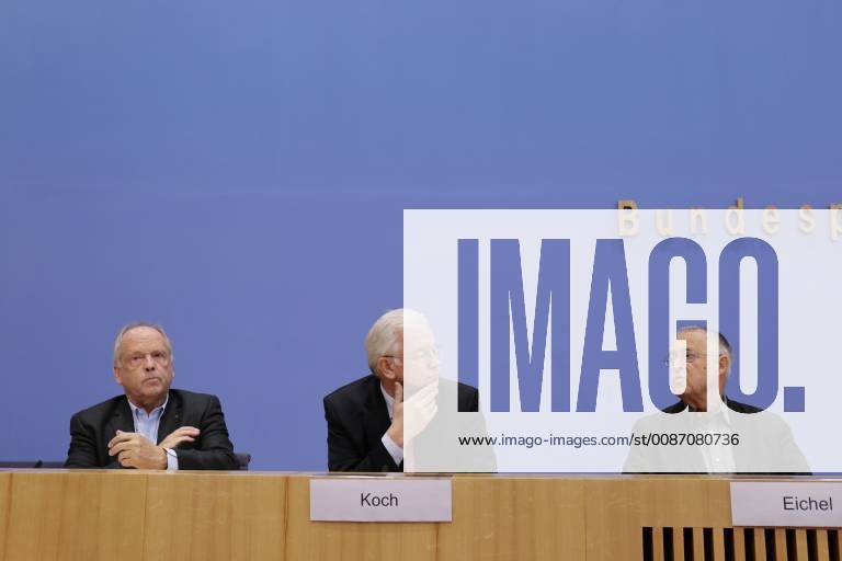 Staatssekretär a. D. Klaus-Peter Schmidt-Deguelle, Ministerpräsident a. D. Roland Koch, Bundesminister a. D. Hans Eichel, Deutschland, Berlin, Bundespressekonferenz, Thema: Bilanz des Europa-Aufrufes