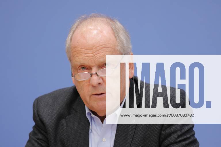 Staatssekretär a. D. Klaus-Peter Schmidt-Deguelle, Deutschland, Berlin, Bundespressekonferenz, Thema: Bilanz des Europa-Aufrufes