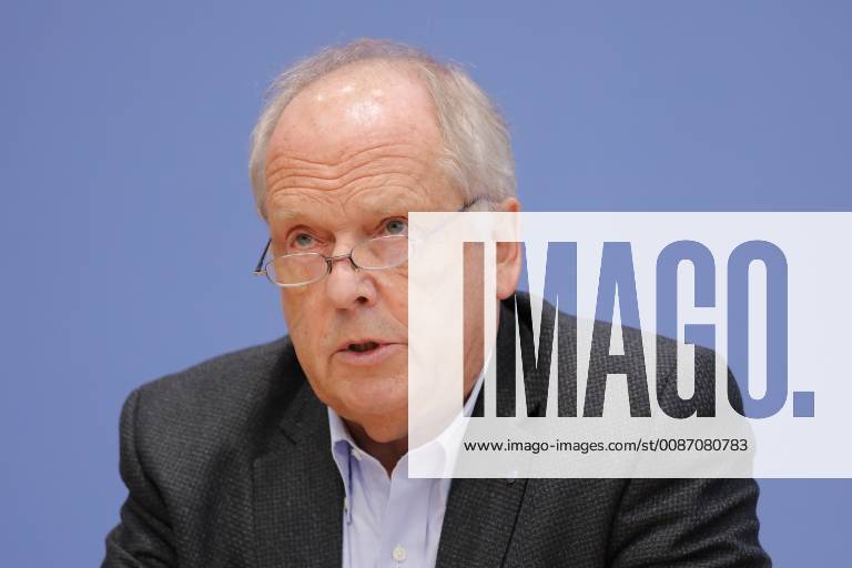 Staatssekretär a. D. Klaus-Peter Schmidt-Deguelle, Deutschland, Berlin, Bundespressekonferenz, Thema: Bilanz des Europa-Aufrufes