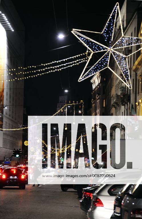 Illuminations and traffic in Corso Buenos Aires (Maurizio Maule, Milan - 2018-11-27) p.s. la foto e utilizzabile nel rispetto del contesto in cui e stata scattata, e senza intento diffamatorio del decoro delle persone rappresentate