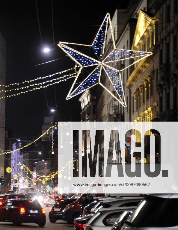 Illuminations and traffic in Corso Buenos Aires (Maurizio Maule, Milan - 2018-11-27) p.s. la foto e utilizzabile nel rispetto del contesto in cui e stata scattata, e senza intento diffamatorio del decoro delle persone rappresentate