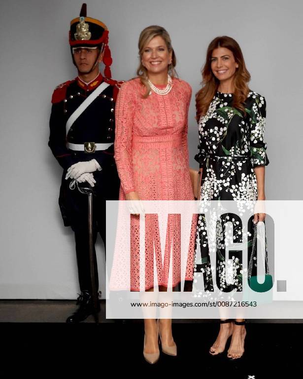 Argentinian First Lady Juliana Awada (R) and Queen Maxima of The Netherlands pose upon their arrival at the Museum of Latin American Art for a first ladies event on the occasion of the G20 summit in Buenos Aires, Argentina, 01 December 2018, The G20 Summit brings together the heads of State or Government of the 20 largest economies and takes place from 30 November to 01 December 2018. G20 Summit in Buenos Aires !ACHTUNG: NUR REDAKTIONELLE NUTZUNG!