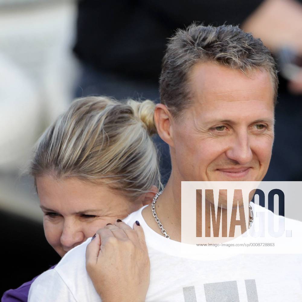 Kartclub Kerpen Graf Berghe von Trips Memorial - Michael Schumacher (GER Mercedes GP) mit Frau Corinna o0 Familie Frau Fahrerfrau
