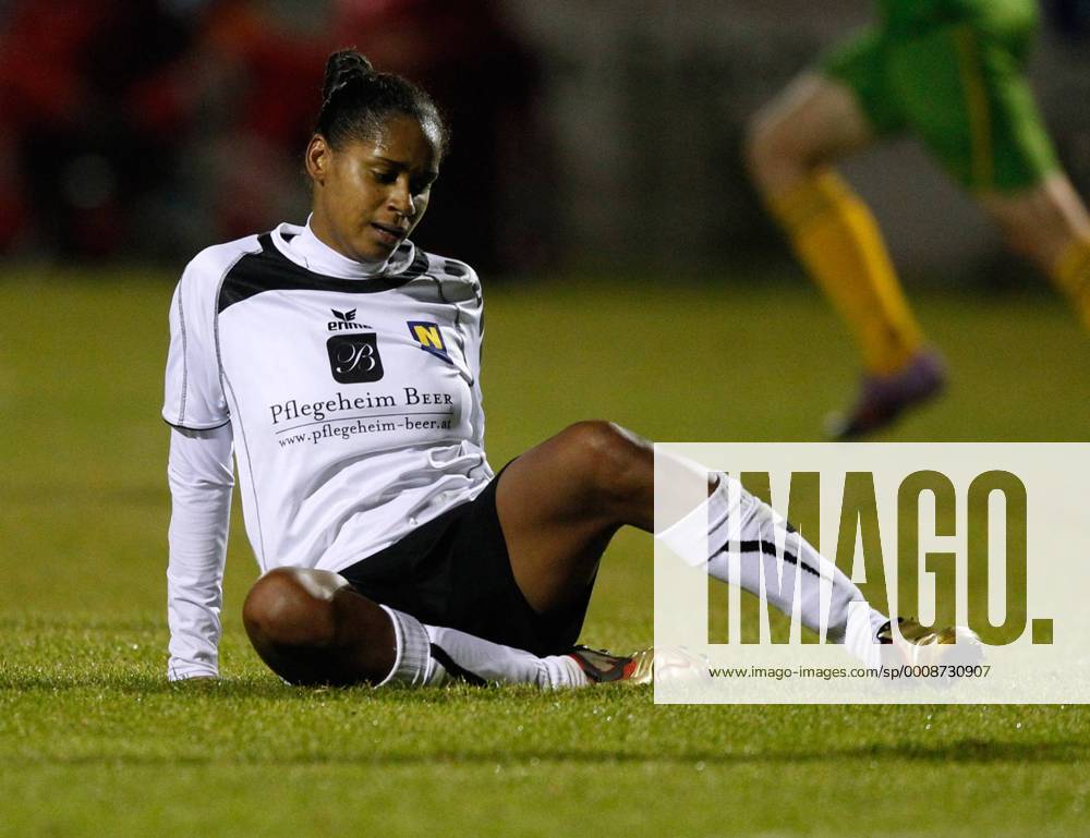 FUSSBALL - UEFA CL Damen, Neulengbach vs Almaty NEULENGBACH,AUSTRIA,05.OKT.11 - FUSSBALL, FRAUENFUSSBALL - UEFA Champions League, NOE SV Neulengbach vs CSHVSM Kairat Almaty. Bild zeigt Giovana Perpetuo Dos Santos Floriano (Neulengbach).