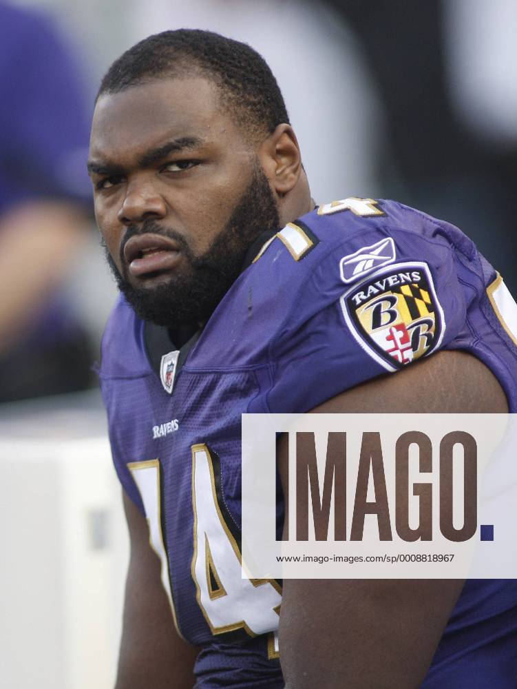 Baltimore Ravens tackle Michael Oher (74). Baltimore Ravens defeat the Houston Texans 29-14 on October 16, 2011 at M&T Bank Stadium in Baltimore, MD. Photo by Mike Buscher Cal Media NFL American Football Herren USA 2011: Texans vs Ravens OCT 16 - ZUMAc04