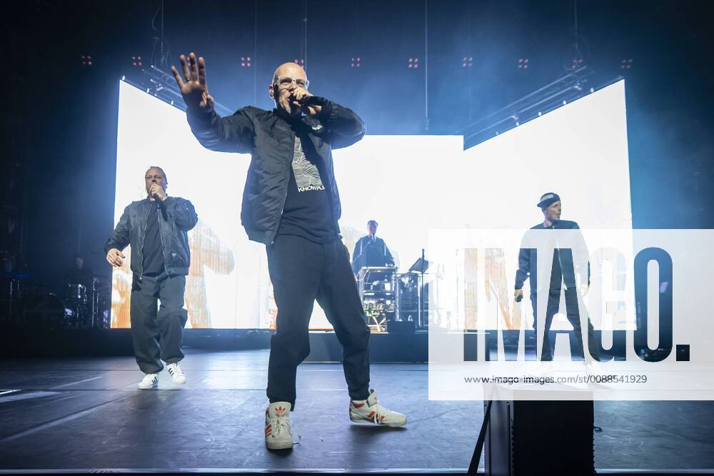 Die Fantastischen Vier in der Festhalle Frankfurt Die deutsche Hip-Hop-Gruppe Die Fantastischen Vier (Fanta 4) spielte am 17.01.2019 ein ausverkauftes Konzert in der Festhalle in Frankfurt am Main. Die Gruppe besteht aus Michi Beck (Michael Beck), Thomas D (Thomas Dürr), And.Ypsilon (Andreas Rieke) und Smudo (Michael Bernd Schmidt).