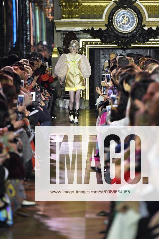 Paris Fashion Week. Defile Haute Couture Printemps-Ete 2019. SCHIAPARELLI. Schiaparelli, Couture, Spring-Summer 2019, Paris, France Editorial use only