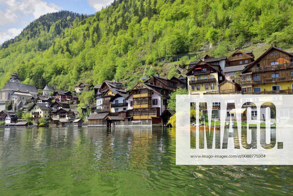 Ortsansicht Hallstatt am Hallstättersee, typische Holzhäuser, Salzkammergut, Dachsteinregion, Oberösterreich, Österreich, Europa