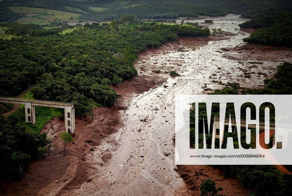 KW04 A view the disaster caused by the breakage of a dam containing mineral waste from Vale, the world s largest iron producer, in Brumadinho, municipality of Minas Gerais, Brazil, 25 January 2019. The rupture of the dam of the mining company Vale left at least 7 fatalities and around 150 missing, just three years after a similar tragedy caused the greatest environmental catastrophe in the country. Dam rupture in Brazil leaves at least 7 dead and about 150 missing !ACHTUNG: NUR REDAKTIONELLE NUTZUNG!