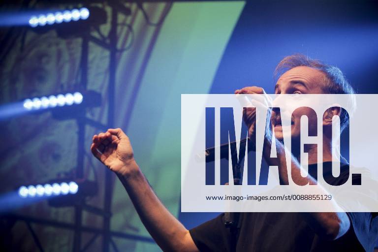 TV Moderator Jan Böhmermann und sein Rundfunk Tanzorchester Ehrenfeld beim Konzert am 25.01.2019 im Haus Auensee Leipzig