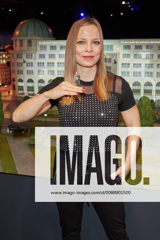 Regina Halmich - Anlaesslich des 100-jaehrigen Bestehens des Frauenwahlrechts ehrt das Little BIG City starke Berlinerinnen von heute und verewigt sie mit einer eigenen Figur in der beliebten Attraktion am 28.01.2019 in Berlin. Little BIG City Berlin: Women First!