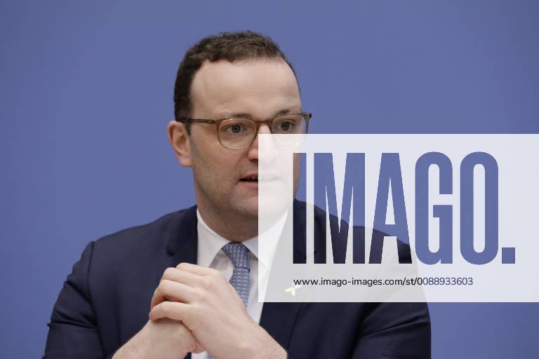 Bundesminister für Gesundheit Jens Spahn, Deutschland, Berlin, Bundespressekonferenz, Thema: Nationale Dekade gegen Krebs