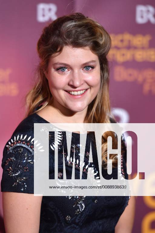 Lara MANDOKI (Schauspielerin), Einzelbild,angeschnittenes Einzelmotiv,Portraet,Portrait,Porträt. Bayerischer Filmpreis 2018-Red Carpet,Roter Teppich,am 25.01.2019 im Prinzregententheater in Muenchen.