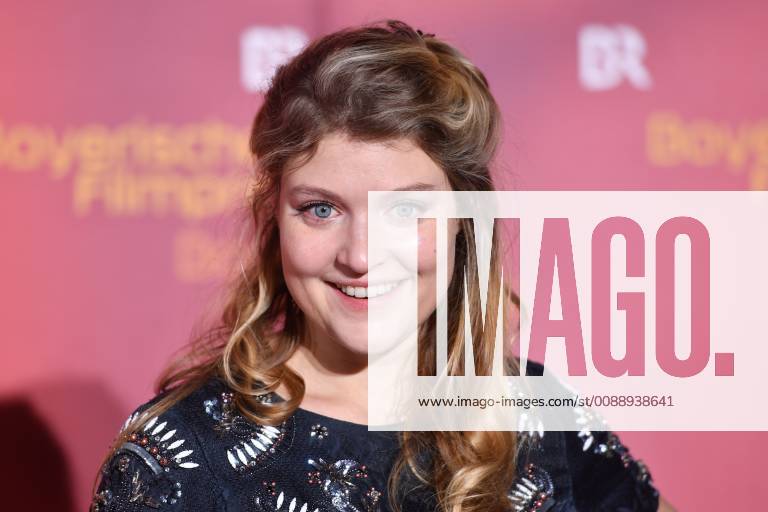 Lara MANDOKI (Schauspielerin), Einzelbild,angeschnittenes Einzelmotiv,Portraet,Portrait,Porträt. Bayerischer Filmpreis 2018-Red Carpet,Roter Teppich,am 25.01.2019 im Prinzregententheater in Muenchen.