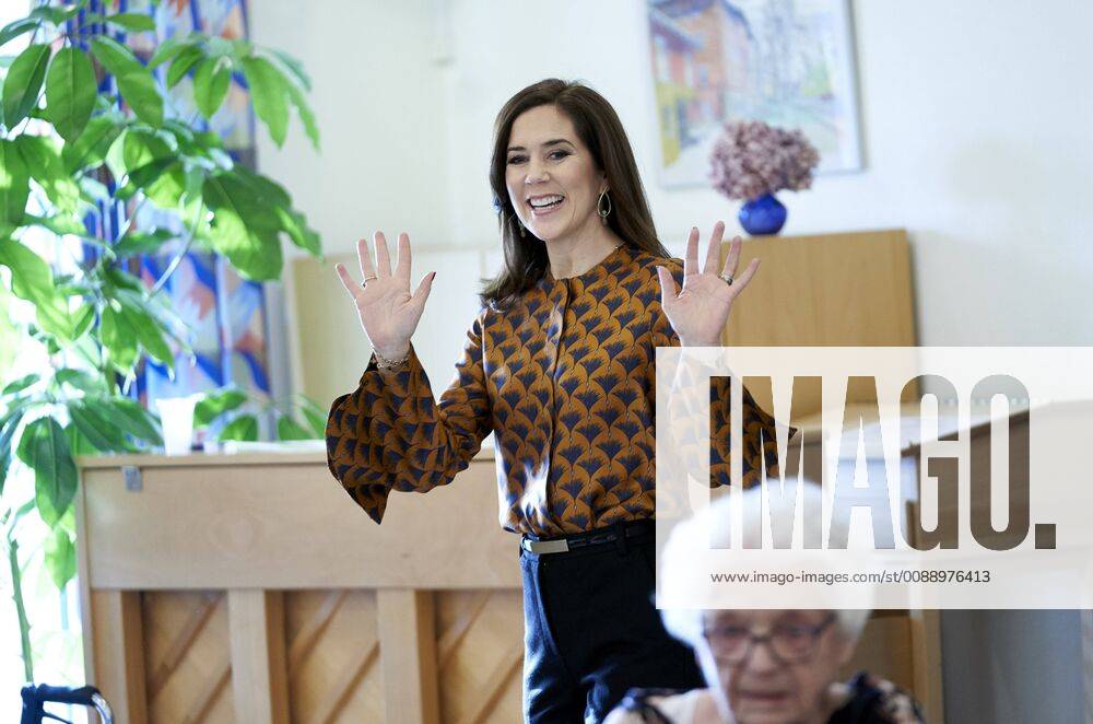 Crown Princess Mary visits Aarhus in continuation of the Crown Princess s protectorate of Aarhus as European Volunteer Capital 2018. It is an official visit where the Crown Princess has wanted informally to meet some of the many volunteers and everyday activists in Aarhus. Wednesday Jan. 30 2019 Aarhus Denmark. Denmark