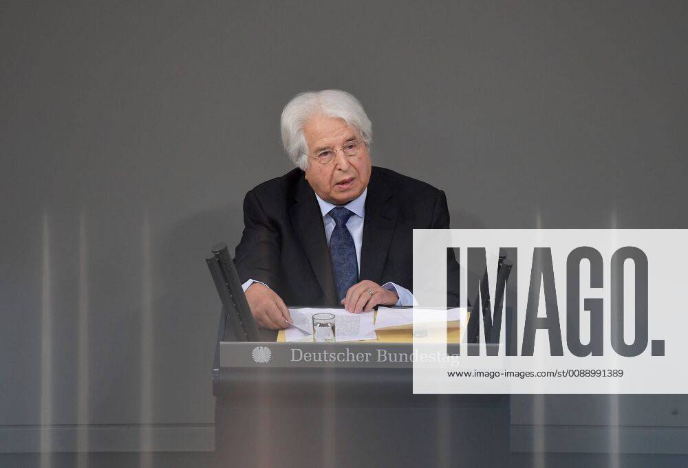 Der Bundestag erinnert am Donnerstag (31.01.2019) in einer Gedenkstunde an die Opfer des Nationalsozialismus. Der israelische Historiker Saul Friedlaender (Friedländer, Foto) hielt die Hauptrede. Der 1932 geborene Friedlaender ueberlebte den Holocaust im Versteck. Seine Eltern wurden in Auschwitz ermordet. Friedlaender forschte vor allem zur Geschichte des Nationalsozialismus und zum Schicksal der europaeischen Juden. Der Bundestag gedenkt traditionell zum Holocaust-Gedenktag der Millionen Opfer des Nazi-Regimes. Am 27. Januar 1945 befreiten Soldaten der Roten Armee das Vernichtungslager Auschwitz. Allein dort wurden mehr als eine Million Menschen getoetet. (Siehe epd-Bericht vom 31.01.2019) Bundestag gedenkt der Opfer des Nationalsozialismus