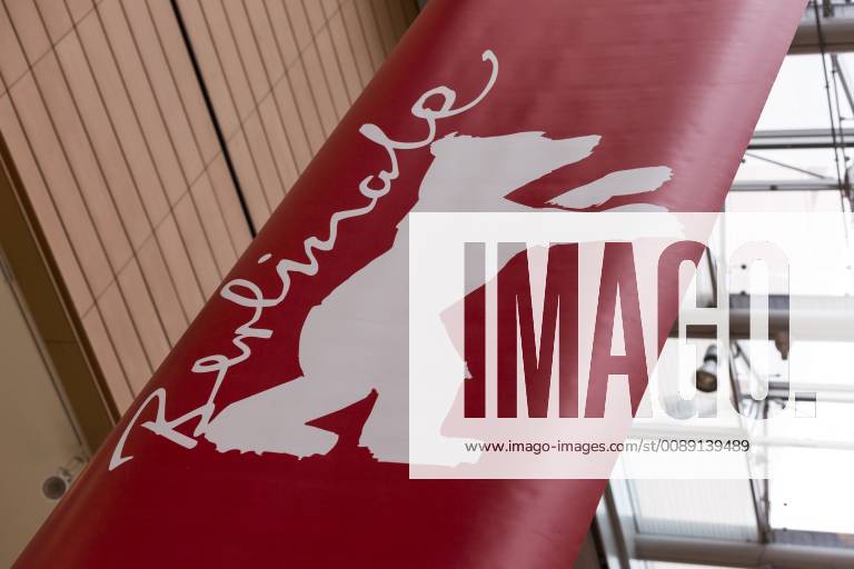Berlinale Logo auf einem Banner in den Potsdamer Platz Arcaden am 05.02.2019 in Berlin