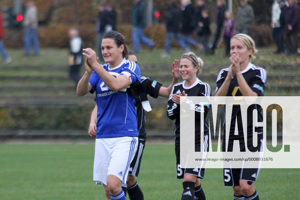 FFC-Frankfurt, Saison 2011 2012, CHAMPIONS-LEAGUE in Frankfurt 1 8-FINAL-Hinspiel 1. FFC Frankfurt GEGEN Paris Saint-Germain Aktion, Schlussjubel Torwart Nadine Angerer (FFC Frankfurt)