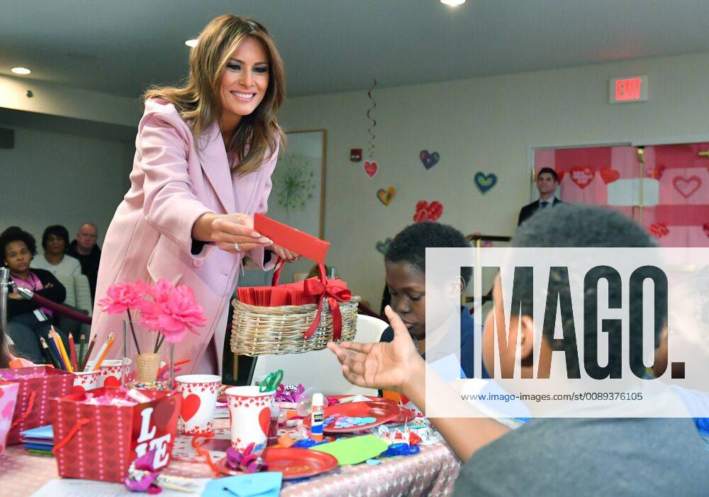 First Lady Melania Trump dans out Valentine s Day cards as she visits with sick children at the Children s Inn on the campus of the National Institutes of Health, in Bethesda, Maryland on February 14, 2019. WAP20190214316 KEVINxDIETSCH