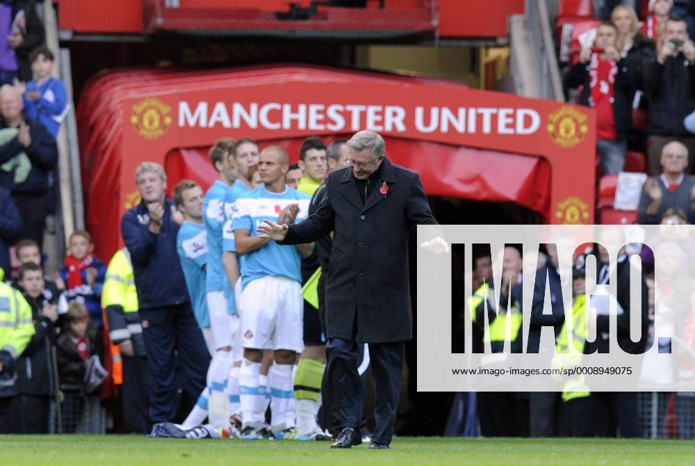 Sir Alex Ferguson manager of Manchester United enters Old Trafford as the crowd roar his name Barclays Premier League. Manchester United (ManU) vs AFC Sunderland (FC). 5th November, 2011 .