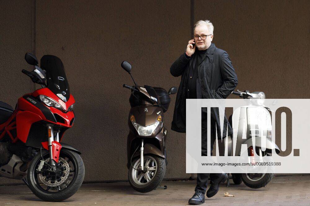 Herbert Grönemeyer als Zeuge im Prozess gegen zwei Paparazzi, die wegen Falschaussage angeklagt sind, am Landgericht Köln in der Luxemburger Straße. Köln
