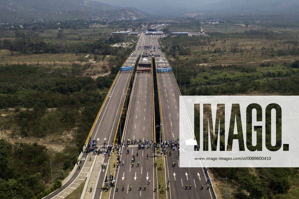 Cucuta Colombia February 23, 2019 Aerial image of the Tienditas bridge from Colombia where there are some containers and a fuel truck blocking the entry of vehicles and people to Venezuela Javier Torres Aton Chile Cucuta Colombia Aton 285602