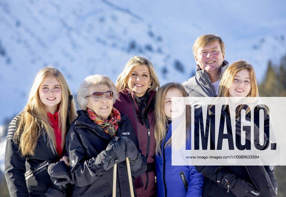 Lech Queen Maxima and King Willem-Alexander and Princess Amalia and Princess Alexia and Princess Ariane and Beatrix pose during a photocall during the ski holiday in Lech am Arlberg, Austria.