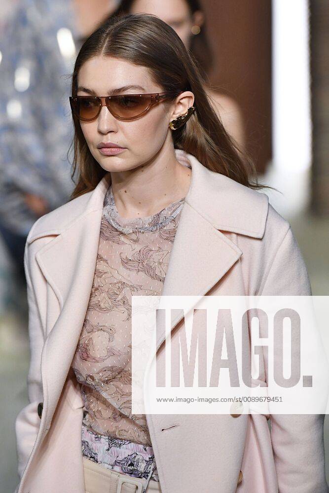 Paris Fashion Week. Defile PAP Automne-Hiver 2019 2020. LANVIN. Lanvin, Womenswear autumn-winter 2019 Paris, France 235799 2019-02-27 Paris France Hadid, Gigi