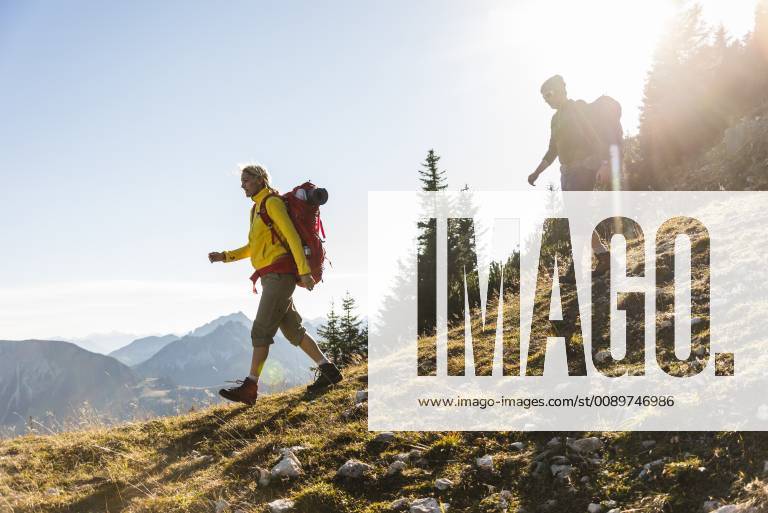 Couple hiking in the Austrian mountains model released Symbolfoto UUF15989