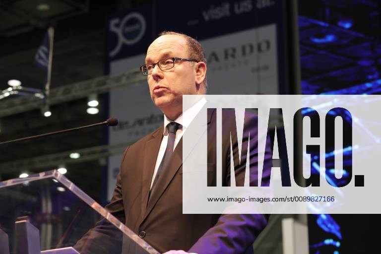 Fürst Albert II von Monaco bei der Verleihung des ocean tribute award 2019 auf der 50. boot in Düsseldorf. Düsseldorf Messehalle 6 Nordrhein-Westfalen Deutschland