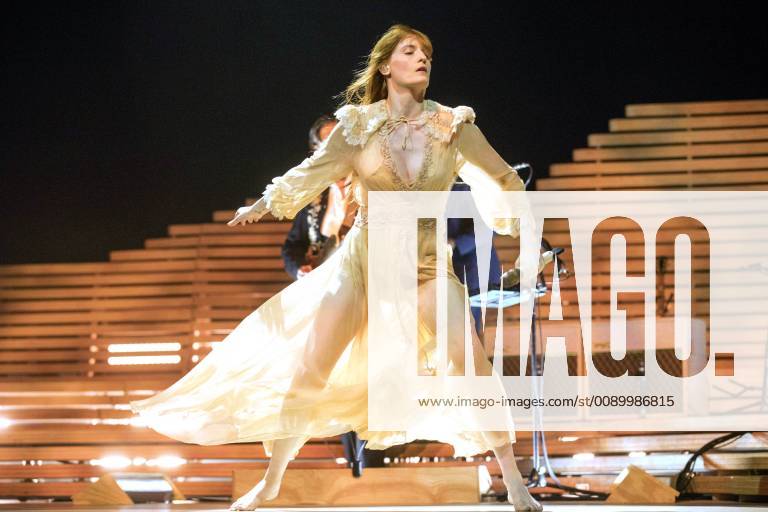 Florence Welch von Florence + The Machine live in der Barclaycard Arena. Hamburg