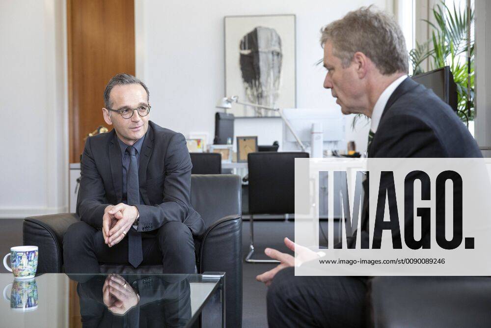 Bundesaussenminister Heiko Maas, SPD, (l) trifft Daniel Kriener, Deutscher Botschafter in Caracas, Venezuela, (r) zum Gespraech im Auswaertigen Amt. Berlin, 13.03.2019. Berlin Germany