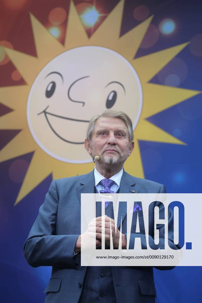 Halle Saale Sachsen Anhalt K&K neue Merkur Spielbanken Sachsen Anhalt Spielbank Eröffnung Paul Gauselmann ( Gauselmann AG)