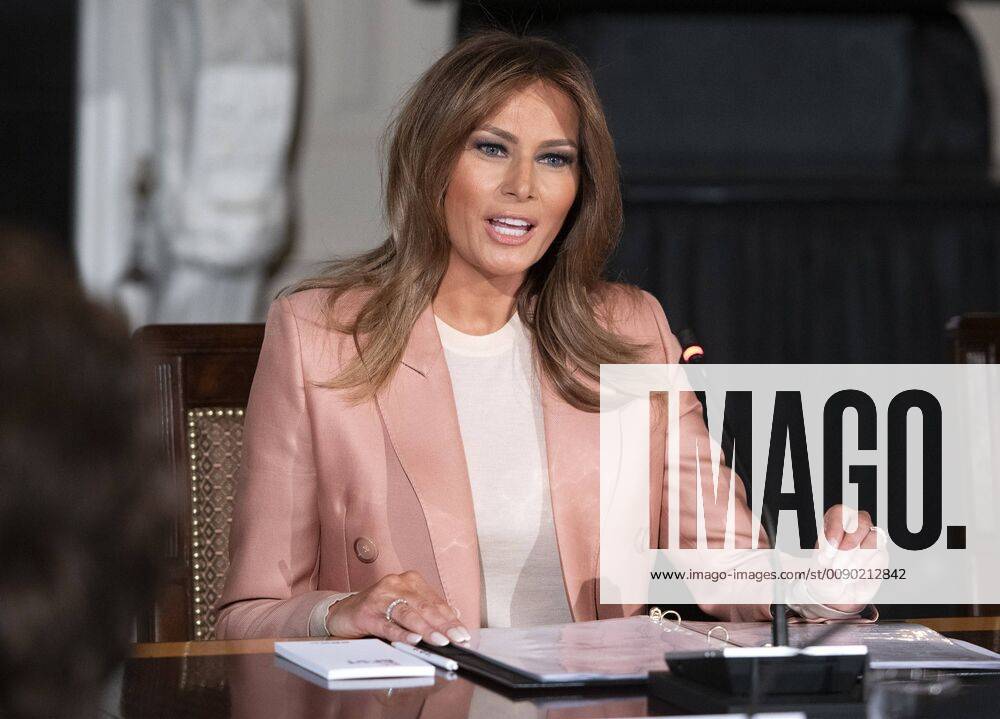 Washington, District of Columbia, U.S. - First lady Melania Trump hosts a meeting of the Interagency Working Group on Youth Programs in the State Dining Room of the White House in Washington, DC on Monday, March 18, 2019. The group was originally established under former United States President George W. Bush and is part of an effort to align the First Lady s Be Best initiative with the working group. .Credit: CNP Washington U.S. - ZUMAs152 20190318_zaa_s152_003