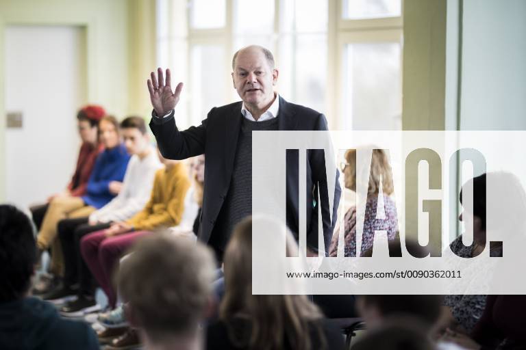 Bundesfinanzminister Olaf Scholz, SPD, aufgenommen bei einem EU-Projekttag mit der 10. Klasse der Europaschule Johann-Gottfried-Herder in Koenigs Wusterhausen, 28.03.2019. Koenigs Wusterhausen Germany