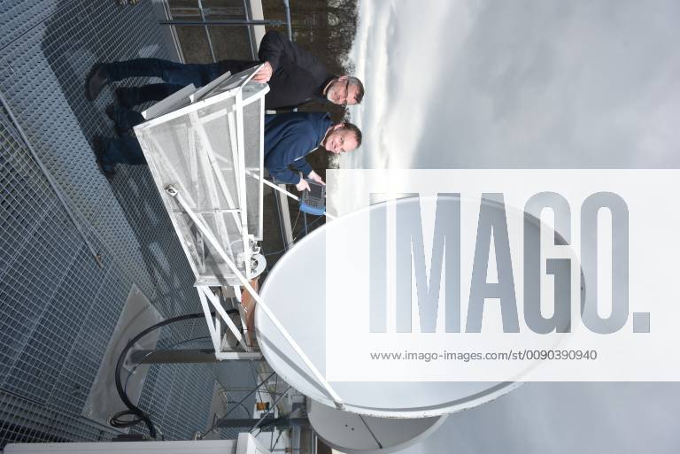 Atomuhr CSF 1 PTB Physikalisch Technische Bundesanstalt Braunschweig Bild bei den genauesten Uhren der Welt Sommerzeit Winterzeit Zeit Sekunde Nanosekunde Forschung Cäsiumfontänenuhr Laseruhr