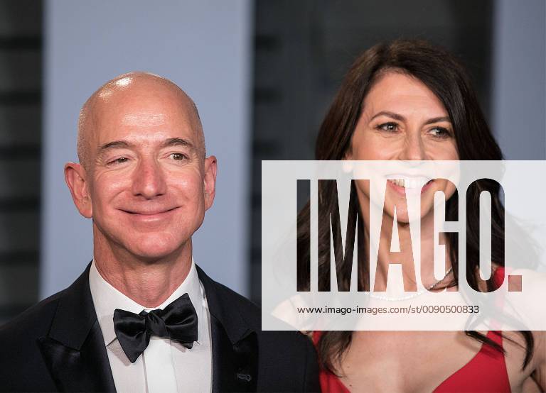 Beverly Hills, California, United States of America - MacKenzie Bezos, noted in a Tweet that her 26 year marriage to Jeff Bezos has been formally dissolved and keep 25% of Amazon stock equivalent to about $35 billion as of today, Thursday, April 4, 2019. FILE PHOTO: Jeff Bezos on the red carpet of the 2018 Vanity Fair Oscar Party held at the Wallis Annenberg Center in Beverly Hills, California on Sunday March 4, 2018. JAVIER ROJAS PI Beverly Hills United States of America - ZUMAp124 20190404_zaa_p124_006