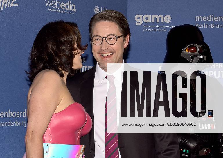 Entertainment eSports, Verleihung des deutschen - Computerspielpreis 2019, v.l.Dorothee Bär, MdB, Staatsministerin für Digitalisierung und Steffen Seibert, Regierungssprecher der deutschen Bundesregierung, Staatssekretär bei der Verleihung des Deutschen Computerspielpreises 2019 im Admiralspalast Berlin. Berlin