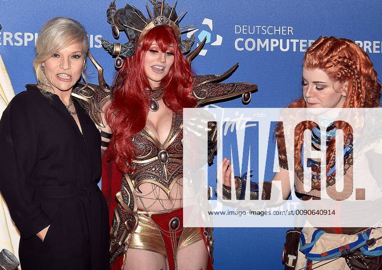 Entertainment eSports, Verleihung des deutschen - Computerspielpreis 2019, v.l.Ina Müller,Moderatorin bei der Verleihung des Deutschen Computerspielpreises 2019 im Admiralspalast Berlin. Berlin