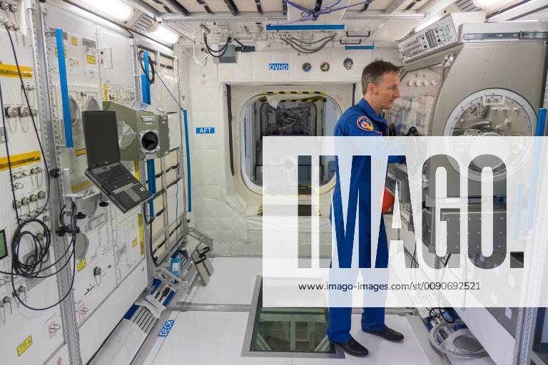 Matthias Maurer, Astronaut, im SpaceShip EAC, Trainingscenter für Astronauten, Köln, Deutschland, Europa