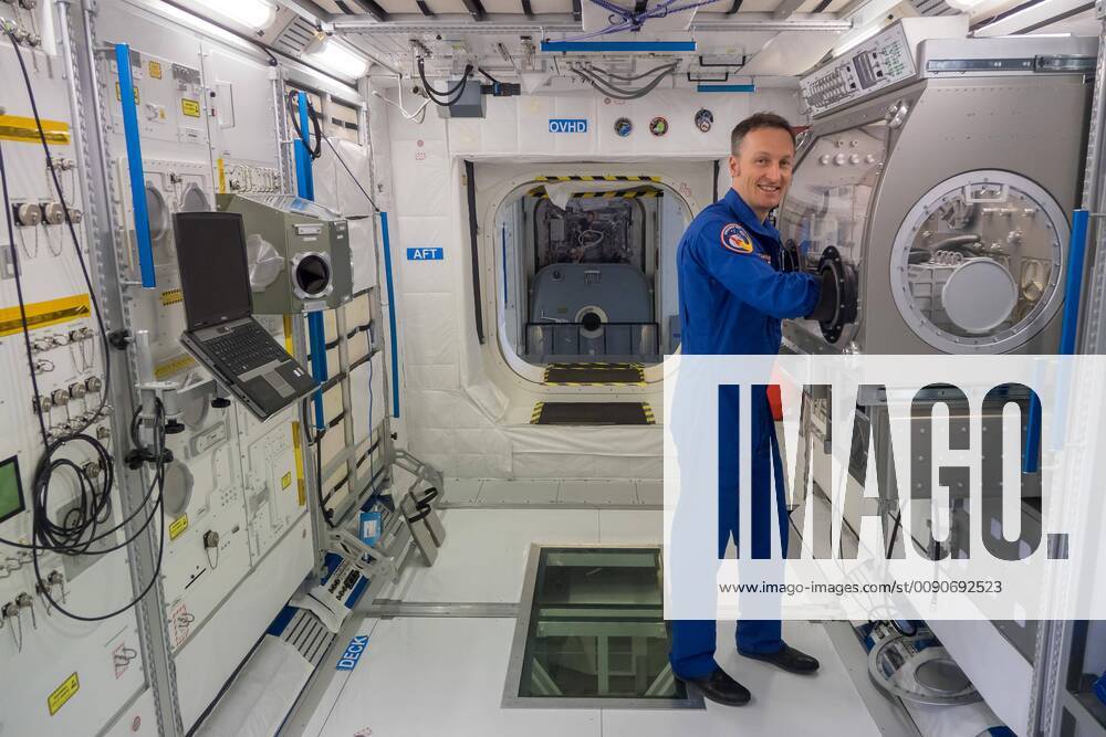 Matthias Maurer, Astronaut, im SpaceShip EAC, Trainingscenter für Astronauten, Köln, Deutschland, Europa