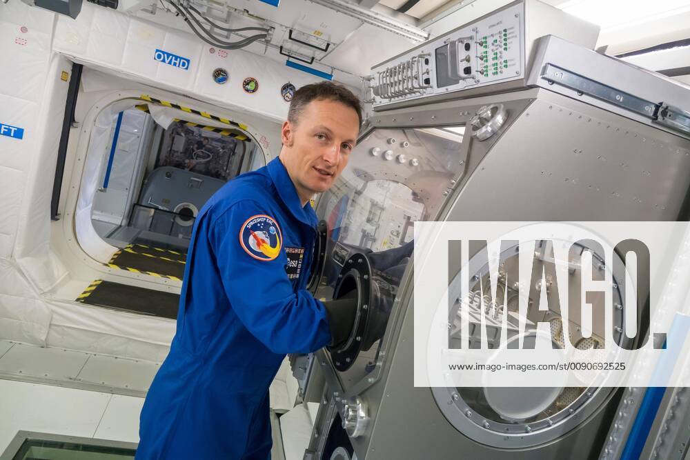 Matthias Maurer, Astronaut, im SpaceShip EAC, Trainingscenter für Astronauten, Köln, Deutschland, Europa