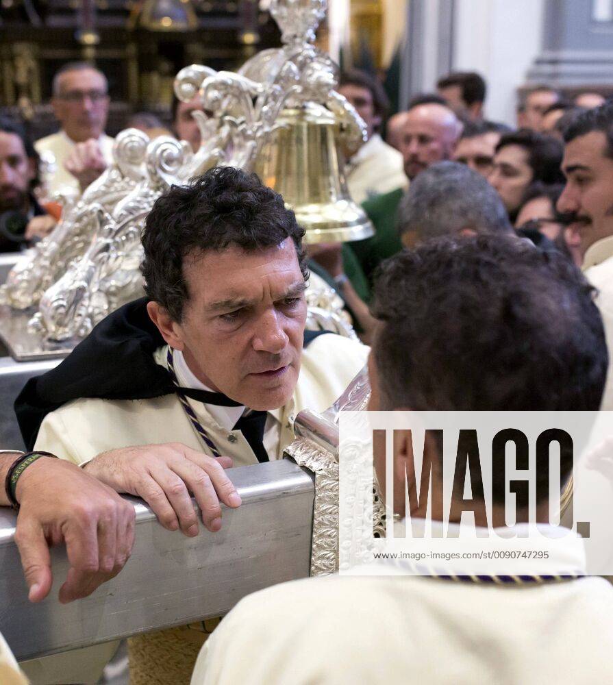 Spanish actor Antonio Banderas reacts before the start of the procession of Our Lady of Tears and Favours in Malaga, southern Spain, 14 April 2019, at the beginning of the Holy Week on Palm Sunday. Antonio Banderas attends Malaga s Holy Week celebrations !ACHTUNG: NUR REDAKTIONELLE NUTZUNG!