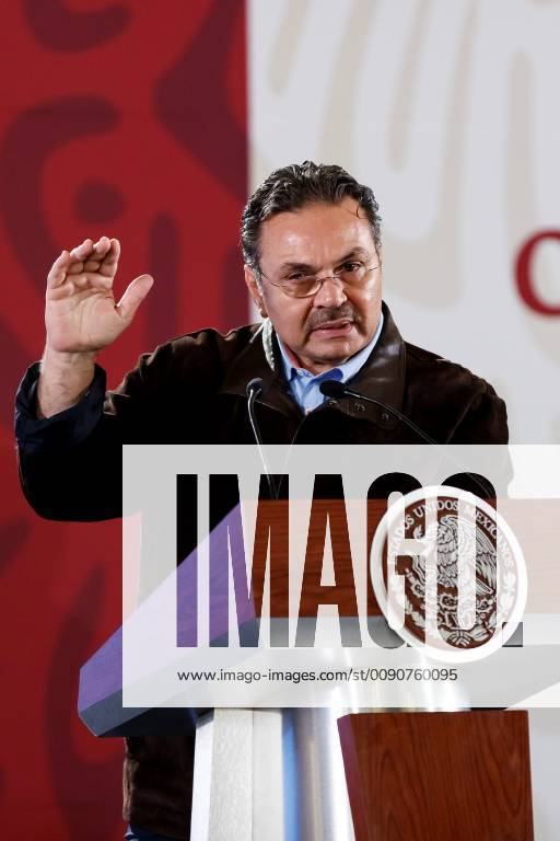General Director of the Mexican Oils (PEMEX) Octavio Romero Oropeza speaks during a press conference at the Palacio Nacional, in Mexico City, Mexico, 15 April 2019. Mexican Government has presented gas stations raking of prices in the country, pointing out the expensive brands and the cheaper ones, trying to control the average price. Mexican Government presents gas stations ranking of prices !ACHTUNG: NUR REDAKTIONELLE NUTZUNG!