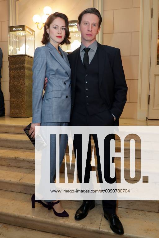 Actor Dmitry Lysenkov (R) and his wife Maria Zimina ahead of the 2019 Golden Mask award ceremony at the Historic Stage of the Bolshoi Theatre. Vyacheslav Prokofyev TASS TS0A869A